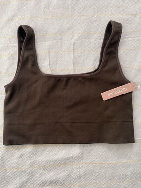 Unlabeled Seamless Ribbed Square-Neck Sport Bra in Dark Brown